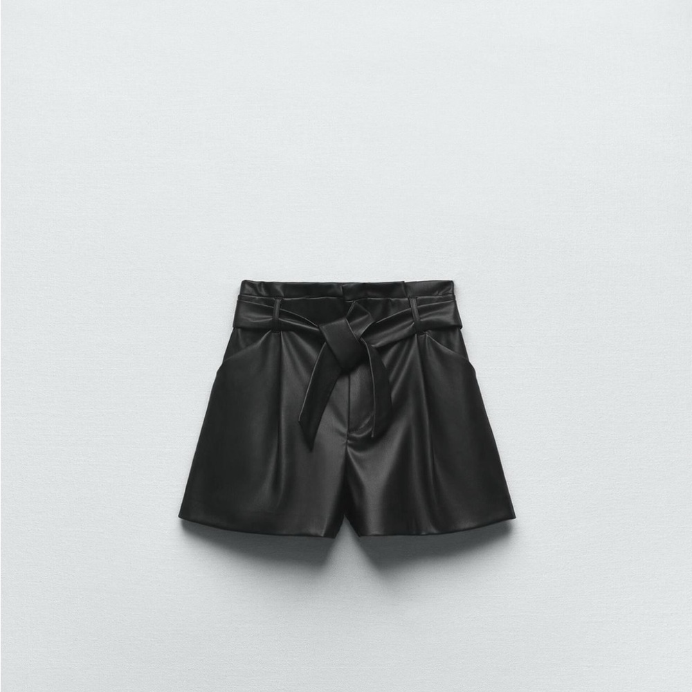 BELTED FAUX LEATHER SHORTS